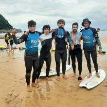 Escuela de Surf Essus en Zarautz