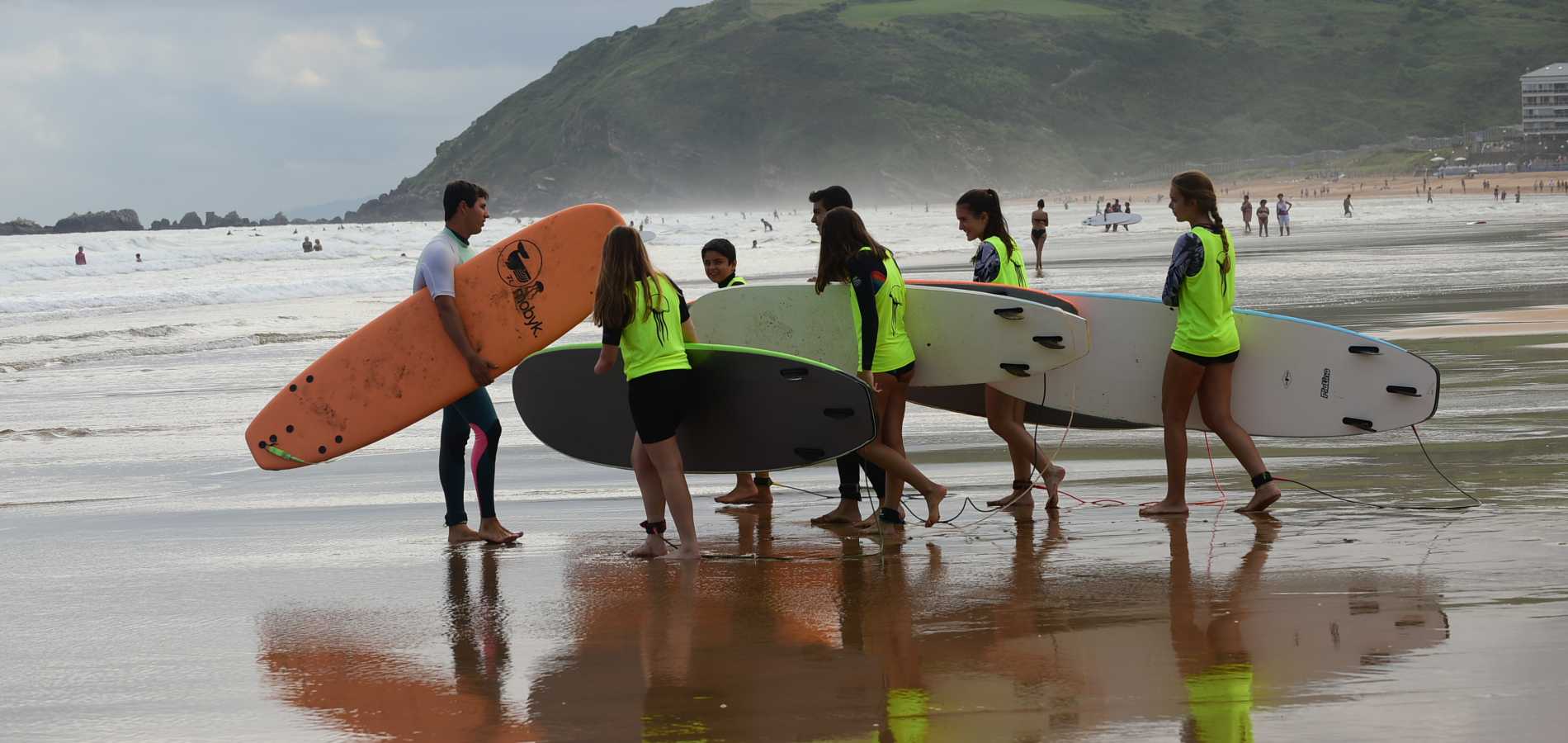 Escuela de surf en Zarautz, Escuela de surf Essus