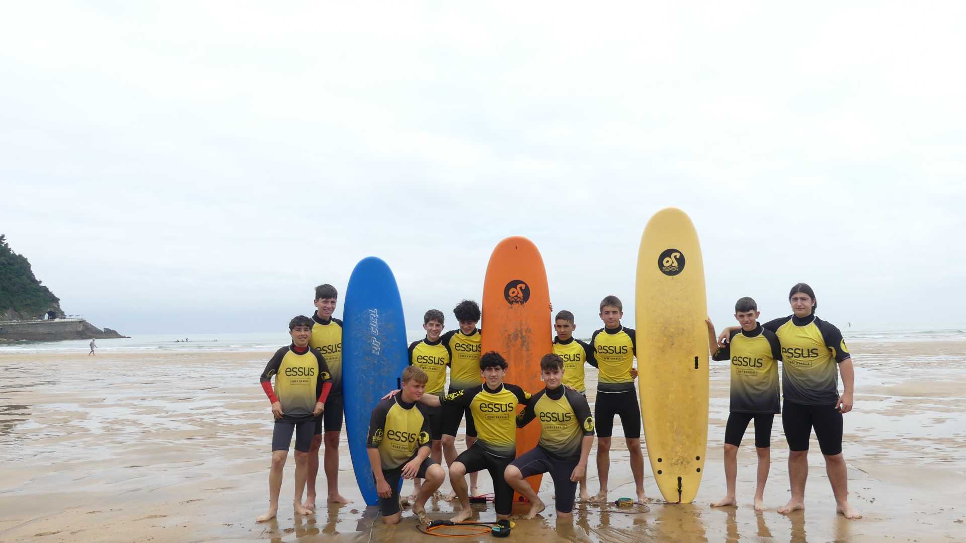 Surf rent in Zarautz, Essus Surf School