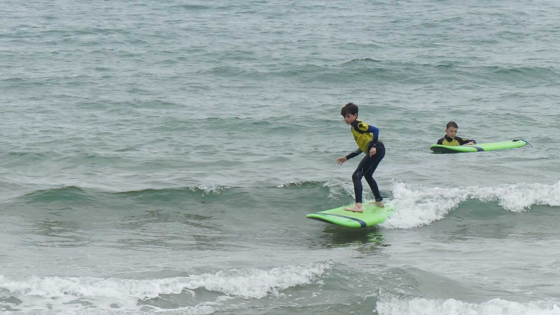 Escuela de surf en Zarautz, Escuela de surf Essus