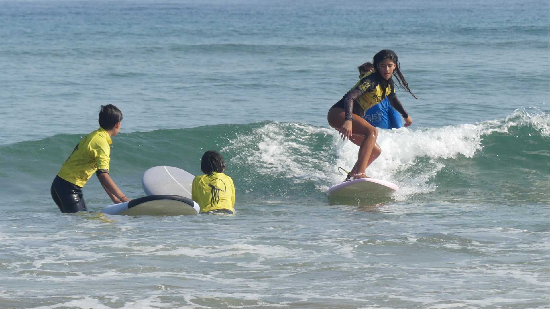 tablas de surf en Zarautz, tienda de surf Essus