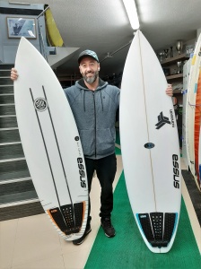 Tabla de surf a medida en la Escuela de Surf Essus - Zarautz