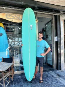 Tabla de surf a medida en la Escuela de Surf Essus - Zarautz