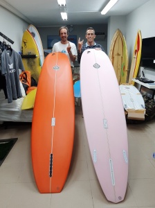 Tabla de surf a medida en la Escuela de Surf Essus - Zarautz