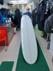 Tabla de surf a medida en la Escuela de Surf Essus - Zarautz