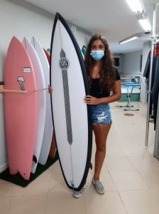 Tabla de surf a medida en la Escuela de Surf Essus - Zarautz