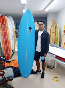 Tabla de surf a medida en la Escuela de Surf Essus - Zarautz