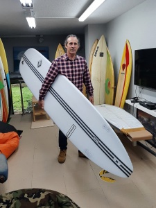 Tabla de surf a medida en la Escuela de Surf Essus - Zarautz