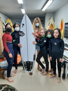 Tabla de surf a medida en la Escuela de Surf Essus - Zarautz