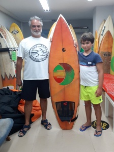 Tabla de surf a medida en la Escuela de Surf Essus - Zarautz