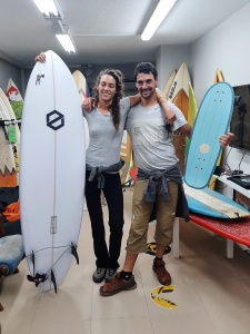 Tabla de surf a medida en la Escuela de Surf Essus - Zarautz