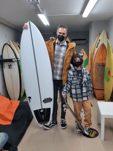 Tabla de surf a medida en la Escuela de Surf Essus - Zarautz