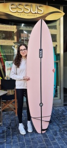 Tabla de surf a medida en la Escuela de Surf Essus - Zarautz