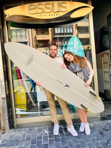 Tabla de surf a medida en la Escuela de Surf Essus - Zarautz