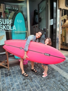 Tabla de surf a medida en la Escuela de Surf Essus - Zarautz