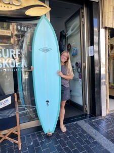 Tabla de surf a medida en la Escuela de Surf Essus - Zarautz