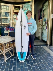 Tabla de surf a medida en la Escuela de Surf Essus - Zarautz