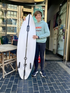 Tabla de surf a medida en la Escuela de Surf Essus - Zarautz