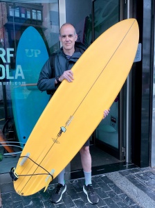 Tabla de surf a medida en la Escuela de Surf Essus - Zarautz
