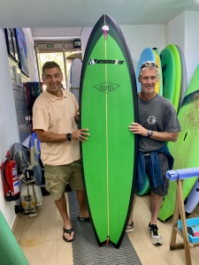 Tabla de surf a medida en la Escuela de Surf Essus - Zarautz
