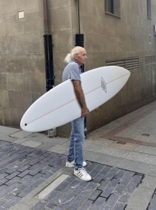 Tabla de surf a medida en la Escuela de Surf Essus - Zarautz