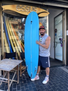 Tabla de surf a medida en la Escuela de Surf Essus - Zarautz