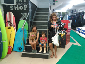 clases-surf-en-familia-essussurf-zarautz--ER--IMG-20180918-WA0008