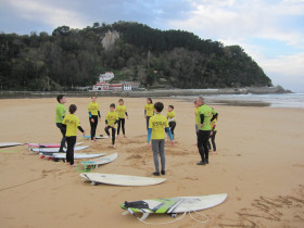 clases-de-surf-invernales-zarautz_IMG_9034