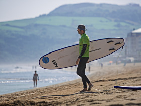 essus-surf-eskola-zarautz-monitor1-2hdr