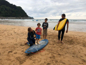 clases-surf-en-familia-essussurf-zarautz--ER--IMG-20180918-WA0007