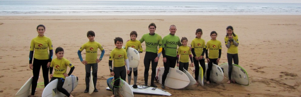 Essus Surf Eskola Zarautz aprendiendo a surfear